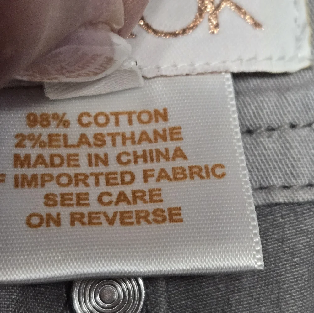 LaRoc Gray Summer Shorts  Roll up Cuffs. Size 4 - Picture 7 of 9